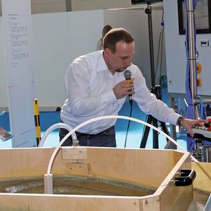 Bei Misch- und Dosieranlagen erhält die elektronische Prozesssteuerung Einzug. Die Vorteile wurden den Messebesuchern auf der „Product Demonstration Area“ anschaulich näher gebracht.