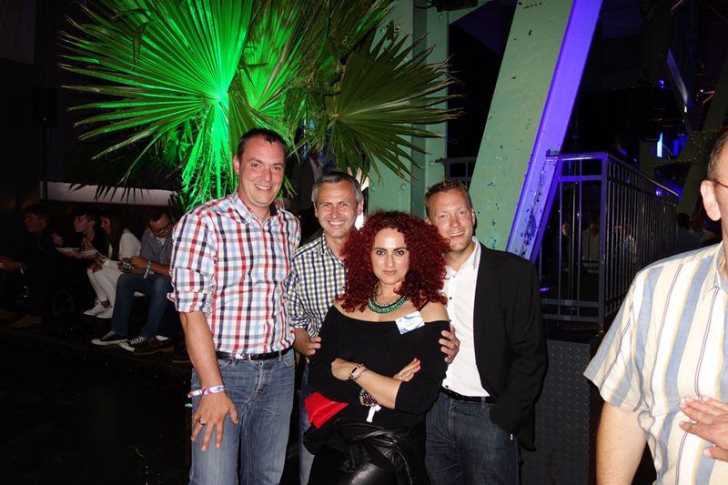 Besa Agaj, IT-BUSINESS, mit Rene Dunkel, Thomas Groß und Alexander Boschuk, CompuGroup (Bild: IT-BUSINESS)