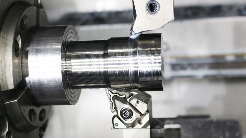 Mit Iscars Quickturn bearbeitet WST Präzisionstechnik Abtriebswellen deutlich schneller und prozesssicherer als zuvor.(Bild:  Iscar)