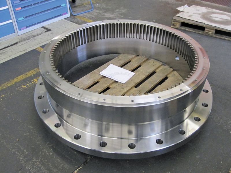 Einsatzgehärtetes Hohlrad von 1,4 m Durchmesser aus 18CrNiMo7-6. (Bild: Keller)