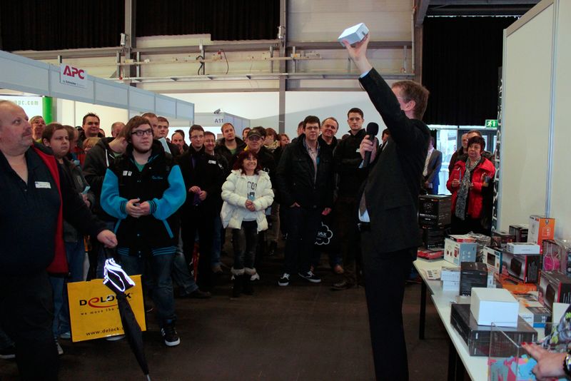 Am Ende des Tages wurden viele Preise verlost, der Andrang war groß. (Bild: Fröhlich + Walter)