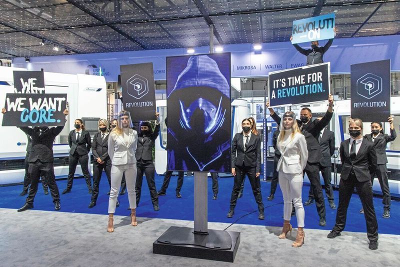 Mit einer spektakulären Dance und Action Performance auf der EMO in Mailand 2021hat United Grinding seine neue Hard- und Softewarearchitektur Core erstmals der Öffentlichkeit vorgestellt. (United Grinding)