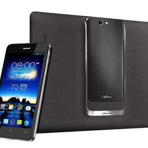 Das Tablet dient auch als Docking-Station für das Smartphone.