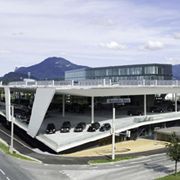 Dem österreichischen Autohandel geht es derzeit trotz Krise vergleichsweise gut (im Bild: Autohaus Pappas in Salzburg). (Archiv: Vogel Business Media)