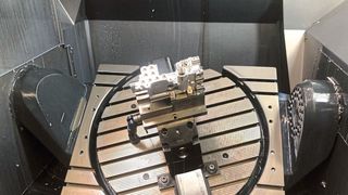 Für die Fertigung kundenspezifischer Hydraulikblöcke ist eine zuverlässiger CAD/CAM-Prozess wichtig. (Elkomat)