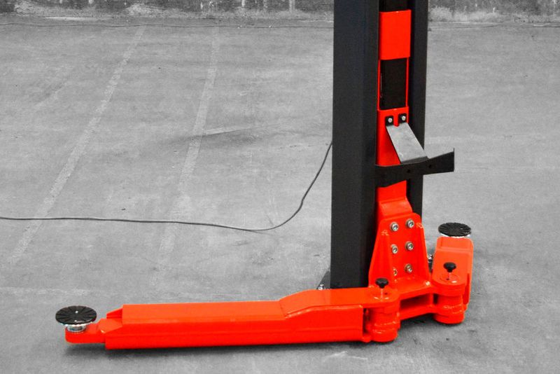 Die Arme können weit überschwenkt werden, dadurch wird das Einfahren von der Seite stark erleichtert. (Autopstenhoj)