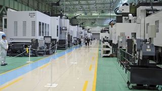 Das neue Okuma-Werk in Oguchi ist für CEO Yoshimaro Hanaki die derzeit effizienteste Fabrik weltweit. (Bild: Kroh)
