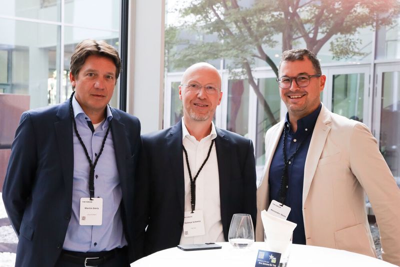 (V. l.) Martin Görtz (Ultra), Helmut Schmitz und Alexander Moos (beide TIM) (Bild: TIM)