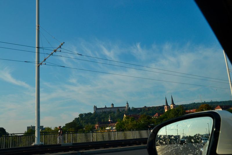 … kommt mit der Festung Marienberg …  (Bild: Michel / »kfz-betrieb«)