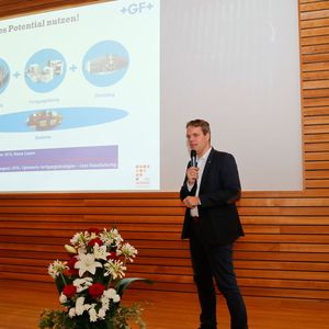 Eindrücke von den Solution Days 2016 bei GF Machining Solutions in Losone, Geschäftsführer Thomas Wengi bei seiner Begrüssungsansprache.