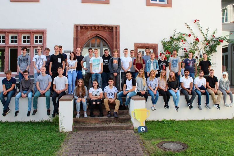 37 junge Frauen und Männer begannen am 1. September ihre Berufsausbildung bei Pirelli Deutschland. (Pirelli)