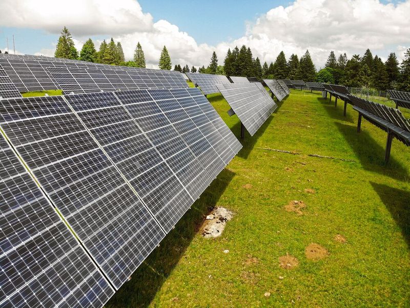 Das Solarkraftwerk Mont-Soleil ist weltweit eine der wenigen PV-Grossanlagen, die über 30 Jahre alt sind. (Bild: BFH)