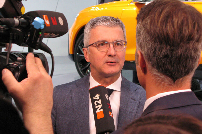 Audi-Chef Stadler war in Genf ein gefragter Interviewpartner. (Seyerlein/»kfz-betrieb«)