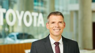 Toyota-Deutschland-Präsident André Schmidt hat sich 2024 mindestens 90.000 Neuzulassungen auf die Vertriebsfahne geschrieben. (Bild: Jason Kindig Photography)