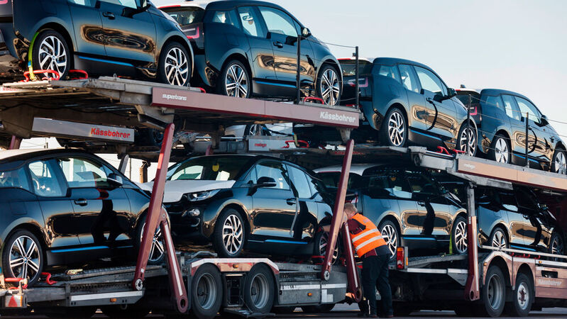 Der deutsche Automarkt schloss im Jahresvergleich um knapp ein Fünftel unter dem Niveau von 2019 ab. 