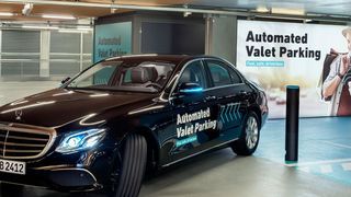 Kein Parkplatzsuchen mehr im engen Parkhaus – das automatisierte Parken will es möglich machen. (Bosch)