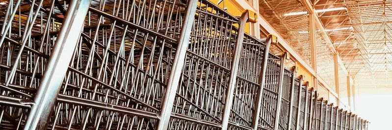 Einkaufswägen aus Metall dürften in den nächsten Jahren zunehmend durch ihre virtuellen Pendants ersetzt werden – auch in der Industrie.(Bild:  gemeinfrei / Unsplash)