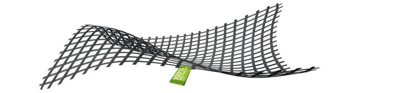 Das ist ein Geogitter von Huesker, dass als Asphalteinlage zur Stabilisierung im Straßenbau eingesetzt wird. Zu 100 % aus recycelten PET-Flaschen bestehend, spare jedes Kilo davon im Vergleich zu PET-Garn-Neuware rund 4,3 kg CO2 ein. (Huesker)
