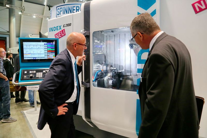 Erstmals präsentierte Index auf der AMB 2016 seine neue G200 in der Öffentlichkeit. Die zweite Generation enthält umfangreiche Verbesserungen vom Maschinenaufbau mit vergrösserter Drehlänge, über ienen zusätzlichen Werkzeugträger bis zur Leistungsfähigkeit der Drehspindel. (Anne Richter, SMM)
