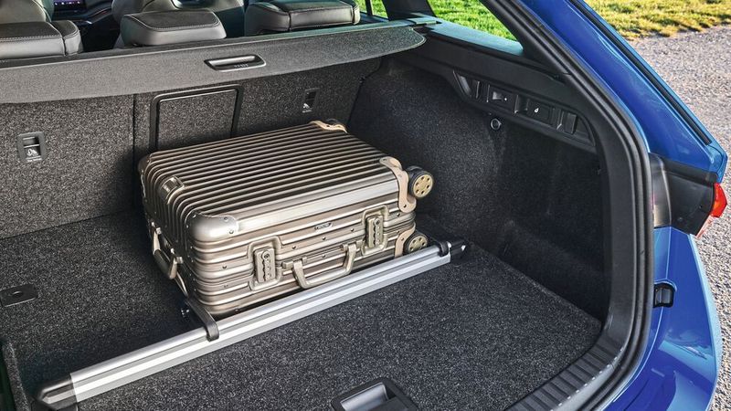 Und Skodas Simply-Clever-Lösungen sorgen außerdem noch für Ordnung und Ruhe. (Bild: Skoda)