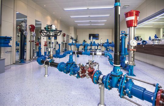 (Mit seinen Armaturen stellt Hawle weltweit Wasserversorgungen von der Quelle bis zum Hausanschluss sicher. Bild: Hawle)