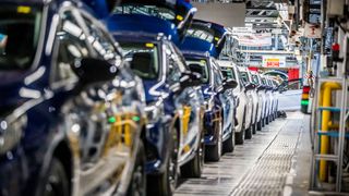 Das Werk in Ellesmere Port bei Liverpool wurde zuletzt erst von Stellantis für die ausschließliche BEV-Produktion von Pkw und Trapos umgerüstet.  (Bild: Stellantis)