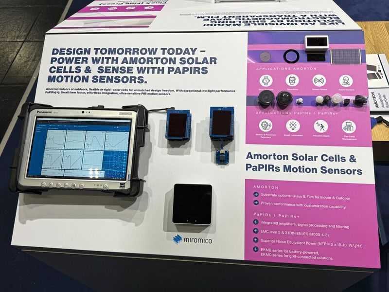 Energieautarke Sensorik: Eine amorphe Dünnschicht-Solarzelle von Panasonic (Amorton) liefert selbst bei Kunstlicht ausreichend Energie, um den Luftqualitätssensor des Schweizer Unternehmens Miromico dauerhaft zu betreiben. (Bild: mc/VCG)