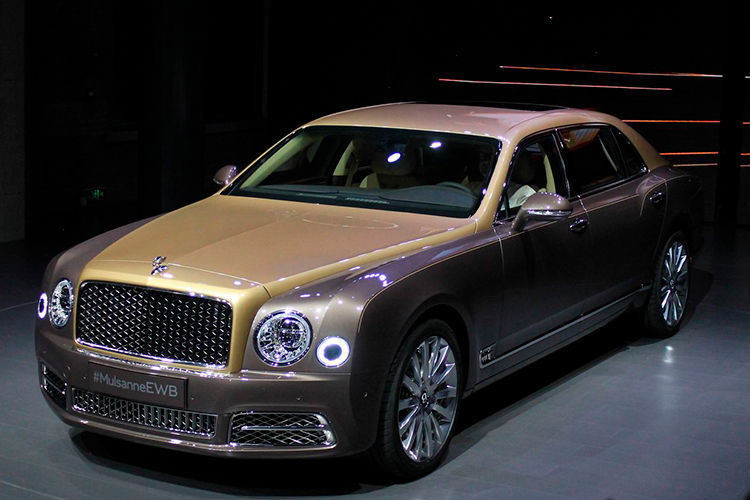 Ebenso zu sehen: die Langversion des Bentley Mulsanne, ... (Foto: marcelsommer@web.de)