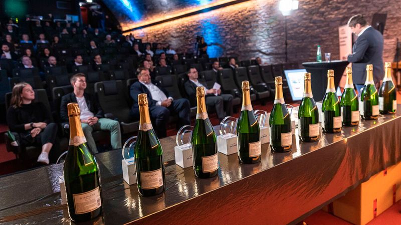 ... die Trophäen immer fest im Blick. (Bild: Stefan Bausewein)