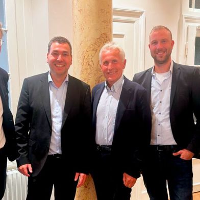 (v. l.) Christian Schaub (Geschäftsführer M&A, Connexta), Birger Hänsel (Geschäftsführer MüritzComp), Dr. Joachim Sehan (Gründer MüritzComp), Martin Evert (Geschäftsführer MüritzComp) und Dr. Jens Stief (CEO, Connexta) haben den Beitritt der MüritzComp zur Connexta-Gruppe bekannt gegeben. (Bild: Connexta)
