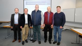 Der Vorstand des Kfz-Gewerbes Sachsen-Anhalt: (v. l.) Geschäftsführer Michael Koch, Präsident Thomas Peckruhn, Jens Stierwald, Ulrich Spey und Matthias Bauher; es fehlt Vizepräsident Martin Förster. (Bild: Holger Zietz - VCG)