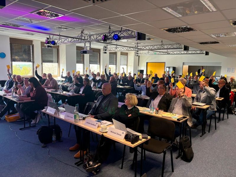 Die ZKF-Delegierten waren fast vollständig und votierten einstimmig für ihren bisherigen und zukünftigen Präsidenten. (Bild: Otto - VCG)