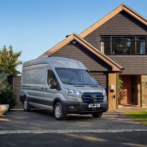 Der Ford E-Transit ist bereits bestellbar, ab Mai werden die ersten Exemplare ausgeliefert.(Ford)