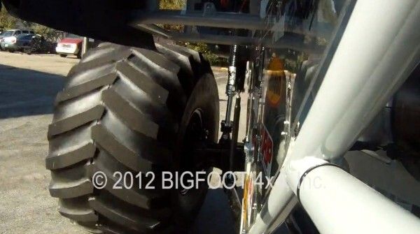 Der Bigfoot 20: der weltweit erste Monstertruck mit Elektroantrieb macht mit über 260 kW und 1100 Nm Autos umweltschonend platt (Bild: Bigfoot 4x4 Inc.)