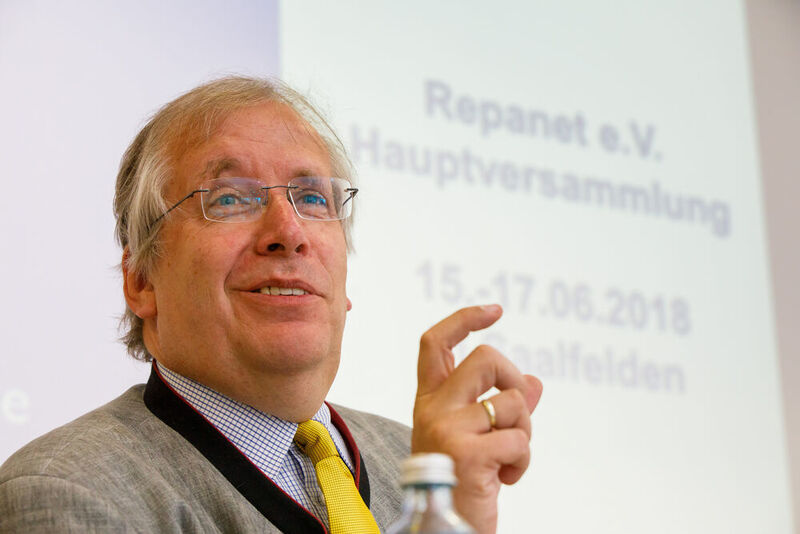 Rechtsanwalt Elmar Fuchs referierte auf der Hauptversammlung als Experte für Rechtsfragen.  (Repanet)