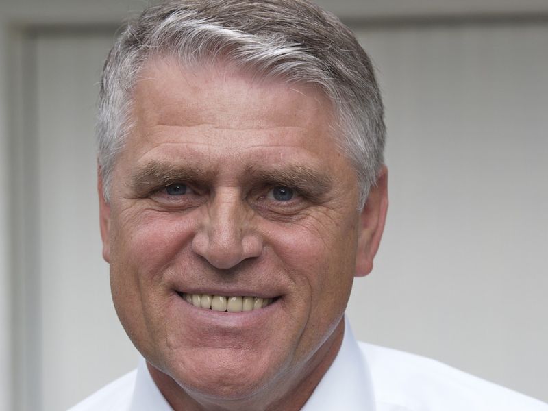 Manfred Hübschmann ist Geschäftsführer von Stäubli Robotics. (Ralf Högel)