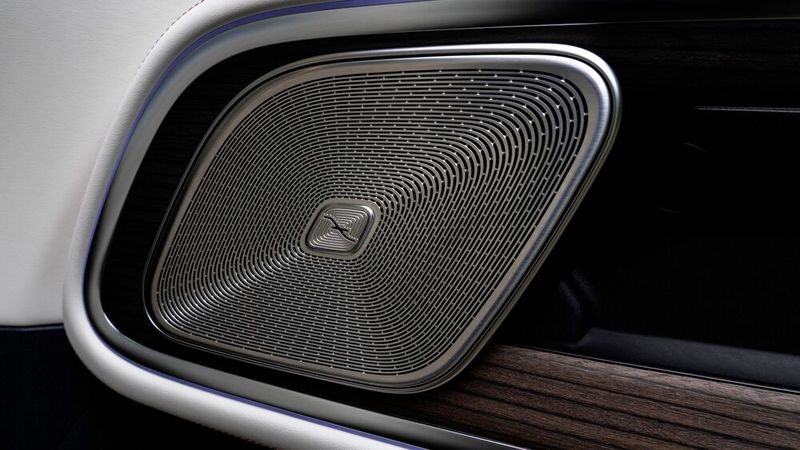 Auch im VLE setzt Mercedes auf feinsten Burmester-Sound. (Bild: Mercedes-Benz)