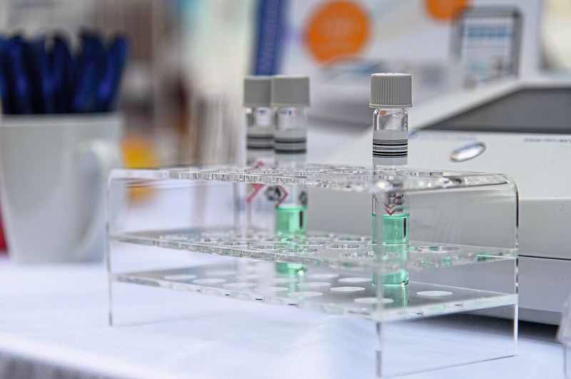 ... über Reagenzien ...   Mehr Infos zu den kommenden LAB-SUPPLY-Messen finden Sie auf www.lab-supply.info  (Bild: Stefan Stark)