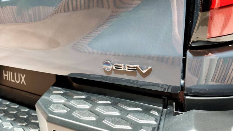 ... auch eine rein elektrisch angetriebene Version des Pick-ups. (Bild: Wehner - VCG)