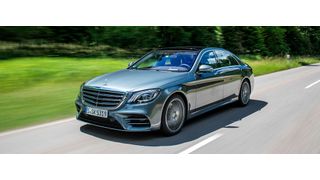 Die S-Klasse gilt seit jeher als die Krone der automobilen Schöpfung. Das Design, ähnlich wie bei der C-Klasse, ist in jeder Beziehung eher unauffällig. (Daimler)