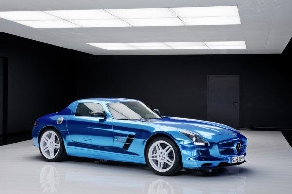 Der Mercedes-Benz SLS AMG Coupé Electric Drive - mit einer Gesamtleistung von 552 kW und einem maximalen Drehmoment von 1000 Nm der stärkste Elektro-Supersportwagen der Welt (Daimler AG)