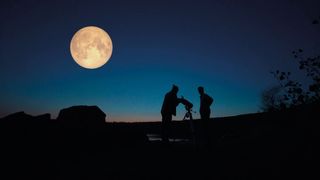 Der Mond war noch nie so klein wie heute, denn er schrumpft! Warum und in welchem Ausmaß, hat die NASA herausgefunden. (Bild: © Framestock - stock.adobe.com)