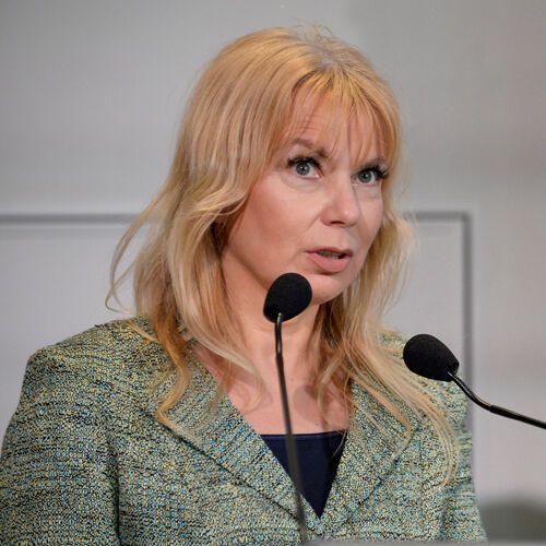 EU-Industriekommissarin Elzbieta Bienkowska: „Die neuen Vorschriften werden uns sauberere Fahrzeuge bescheren“(Bild:  European Union)