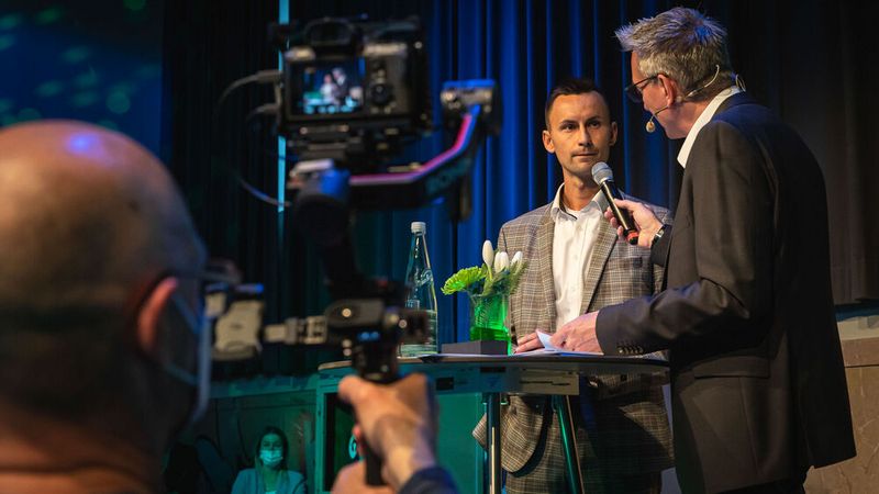 Martin Schneider (Santander) gab Auskunft über die AZF Gruppe. (Bild: Stefan Bausewein)