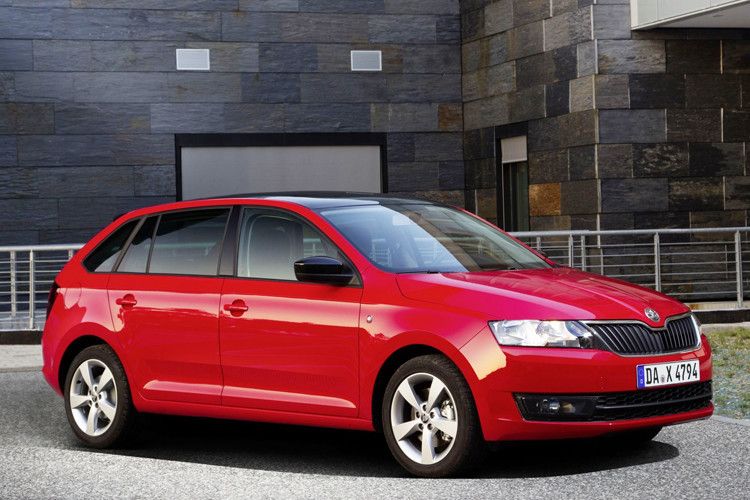 Die klar und zeitlos gestaltete Karosserie strahlt die Gediegenheit der Kompaktklasse aus.  (Skoda)