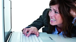 Wer seine Aktivitäten in Social Media vorab nicht klar strukturiert und entsprechende Guidelines für die Mitarbeiter verfasst, läuft Gefahr, Opfer eines Shitstorms zu werden. (Bild: iStock/Stockphoto4u)