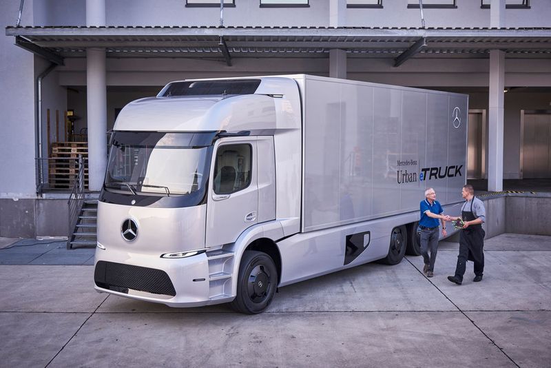 Mercedes legt den Urban E-Truck in Kleinserie auf. (Daimler)
