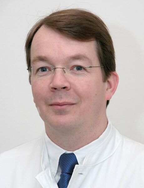 Prof. Dr. Michael Amling, Klinik und Poliklinik für Unfall-, Hand-, und Wiederherstellungschirurgie des UKE, erforscht Entstehungsmechanismen der Osteoporose.  (Bild: UKE)