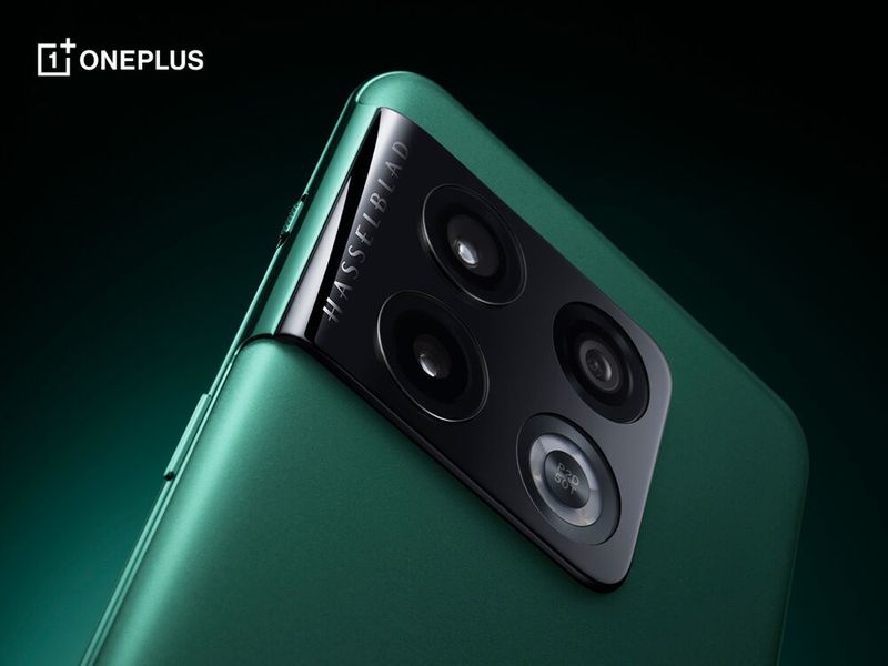 Die Triple-Kamera von Hasselblad ist fließend in den Alu-Rahmen des Oneplus 10 Pro integriert. (Oneplus)