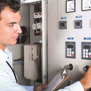 Auch unsere Arbeitswelt wird sich durch die Dynamisierung nachhaltig ändern. Im hochflexiblen Smart Manufacturing der Zukunft werden Fertigungsmitarbeiter wohl auf die Rolle von Kontrolleuren für autonom arbeitende Systeme reduziert. (Underwriters Laboratories)